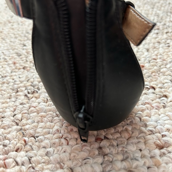 Sandals - Picture 3 of 4